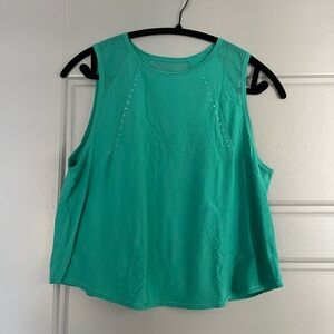 lululemon sculpt cropped tank top
maldives green
size 8